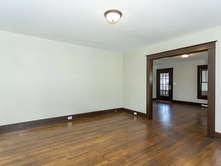 2715 Avenue H — Photo 29