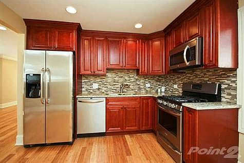 9331 S Prairie Ave Chicago IL-small-002-Kitchen-666x444-72dpi