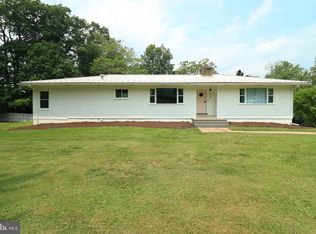 136 Deepwood Dr, Pine Grove Mills, PA 16868