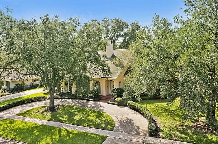 1st image of 7344 Woodstock Dr