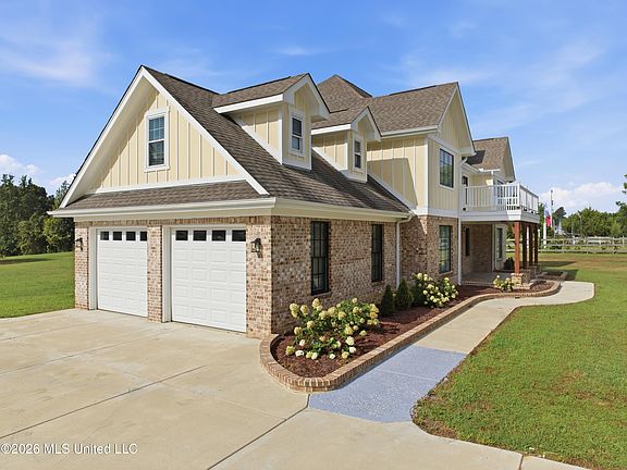 4th image of 162 Plantation Way