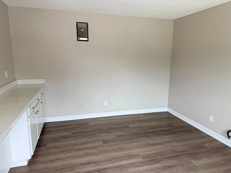 4325 Texas St — Photo 10