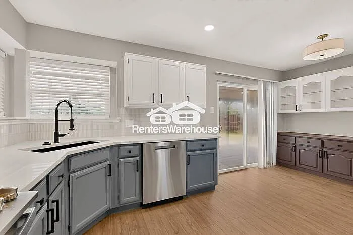8008 Cornell Dr — Photo 17