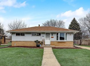 8906 W Monrovia Ave, Milwaukee, WI 53225