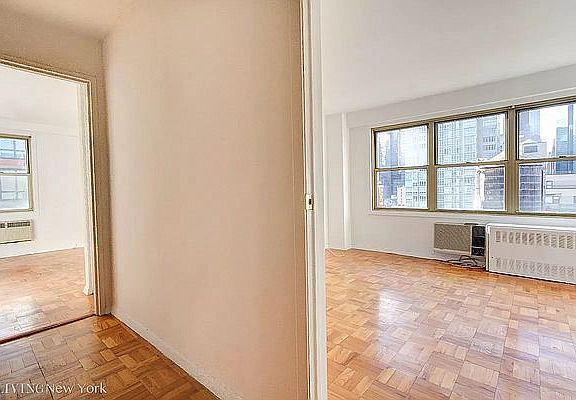 4th image of 350 E 52nd St APT 6C