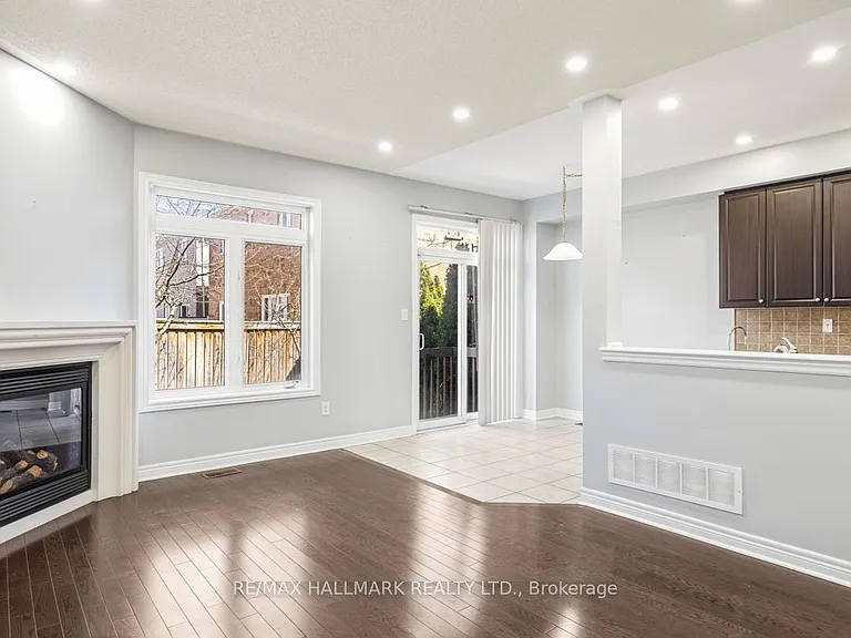 33 Tomabrook Cres — Photo 6