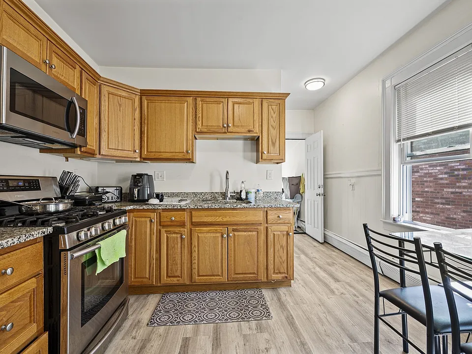 1081-83 Lawrence St #2