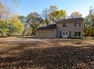 1081 N 1172nd Rd, Lawrence, KS 66047