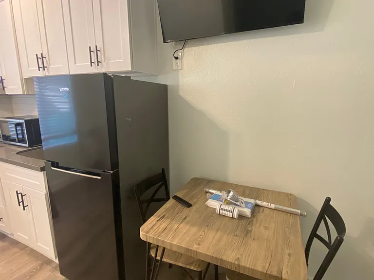 27th Street Studios and One Bedrooms — Photo 17
