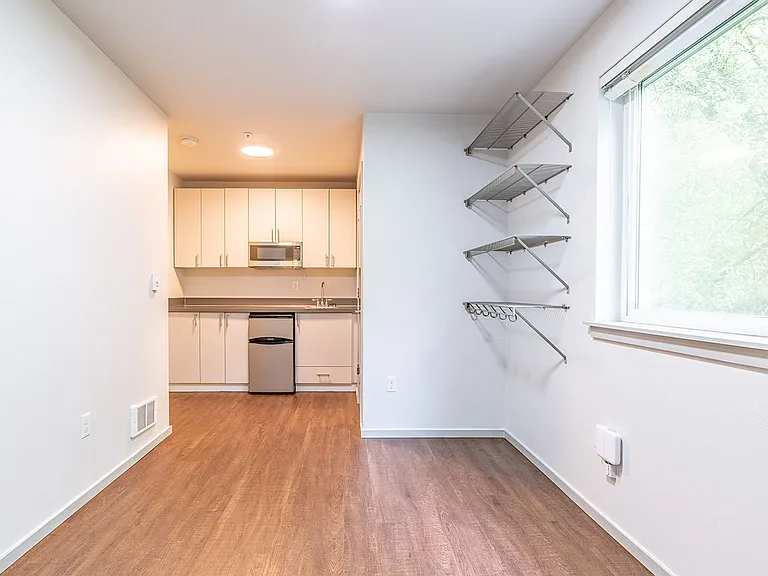 Elegant, Efficient Studios in Beautiful Delridge! — Photo 12