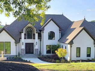 106 Lake Crest Dr, Lenoir City, TN 37772
