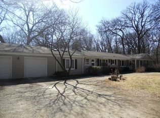 33W241 Shagbark Ln, Wayne, IL 60184