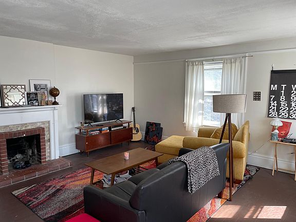 2nd image of 512 Porter Ave #B