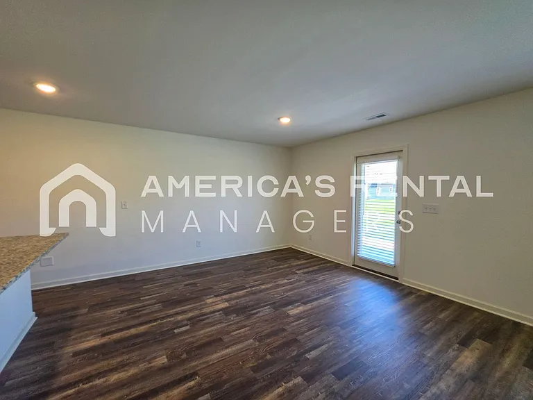636 Wenonah Way — Photo 33