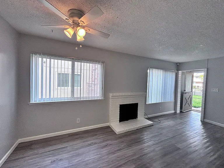 2915 Norcade Cir — Photo 5