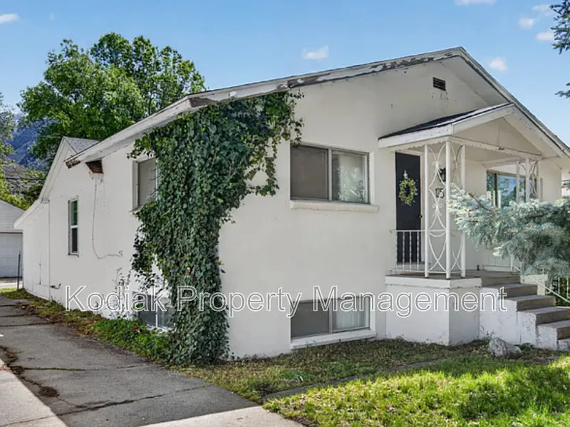 4 bed, 2.0 bath, 2272 sqft, $2,300 — Photo 1