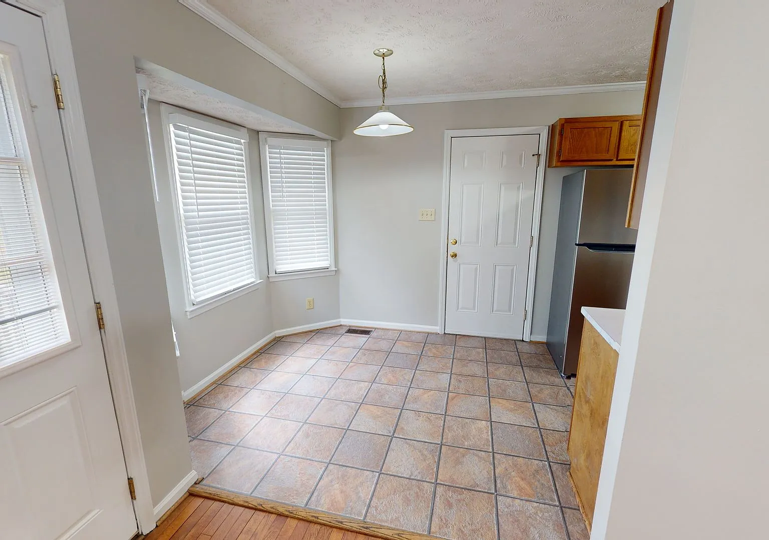Charming Single-Level 3 Bedroom Home Close to Fort Liberty & Amenities! — Photo 4