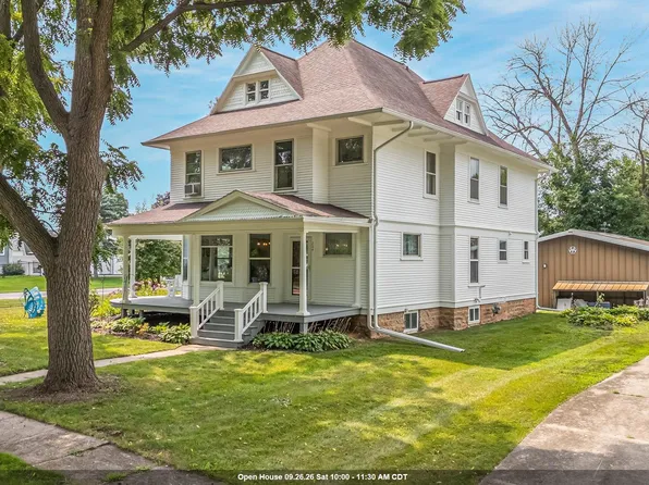 204 N 3rd St, Winneconne, WI 54986
