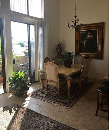 3rd image of 5310 Zelzah Ave Unit 313