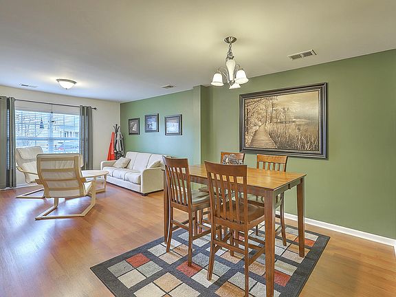 5th image of 406 Vinicio Dr