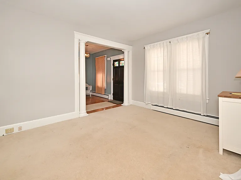 264 Morse Ave — Photo 4