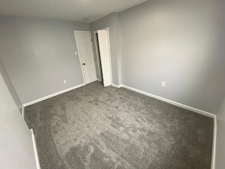 419 Jackson St — Photo 11