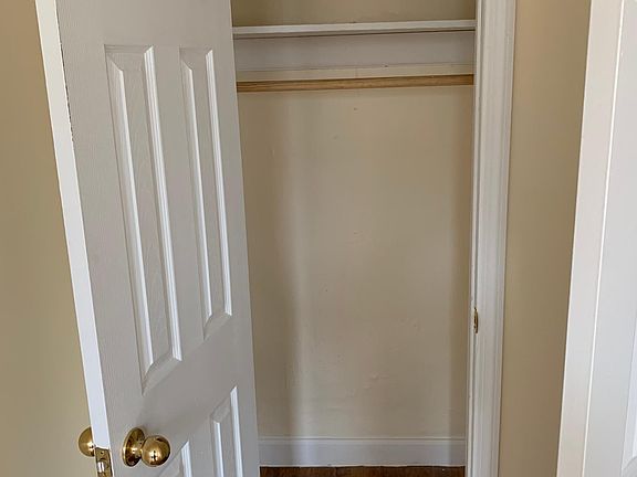 2nd image of 1154 Stratford Ave APT 4H