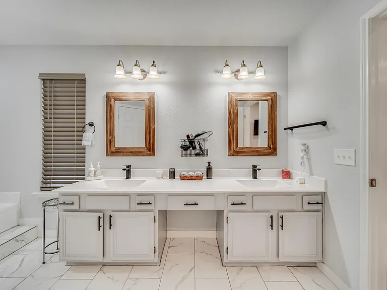 843 Sonora Ln — Photo 6
