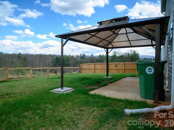 228 Ridgeview Ln, Mars Hill, NC 28754