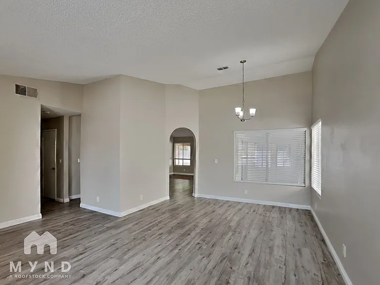 5681 Odessa Dr — Photo 10