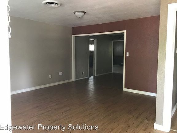 3rd image of 602 Bluebonnet Dr