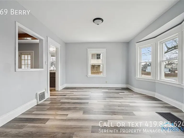969 Berry St — Photo 4