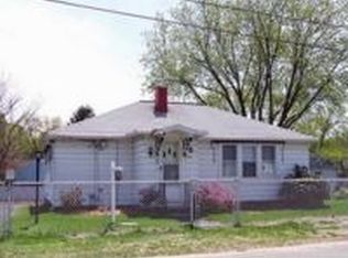25 Robert St, Chicopee, MA 01020