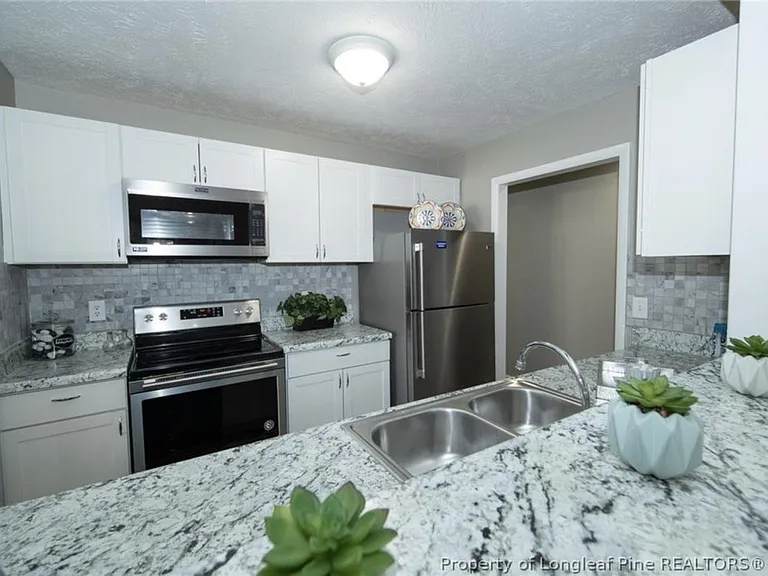 6801 Kingsgate Dr — Photo 4