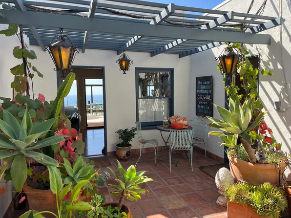 845 Temple Hills Dr, Laguna Beach, CA 92651