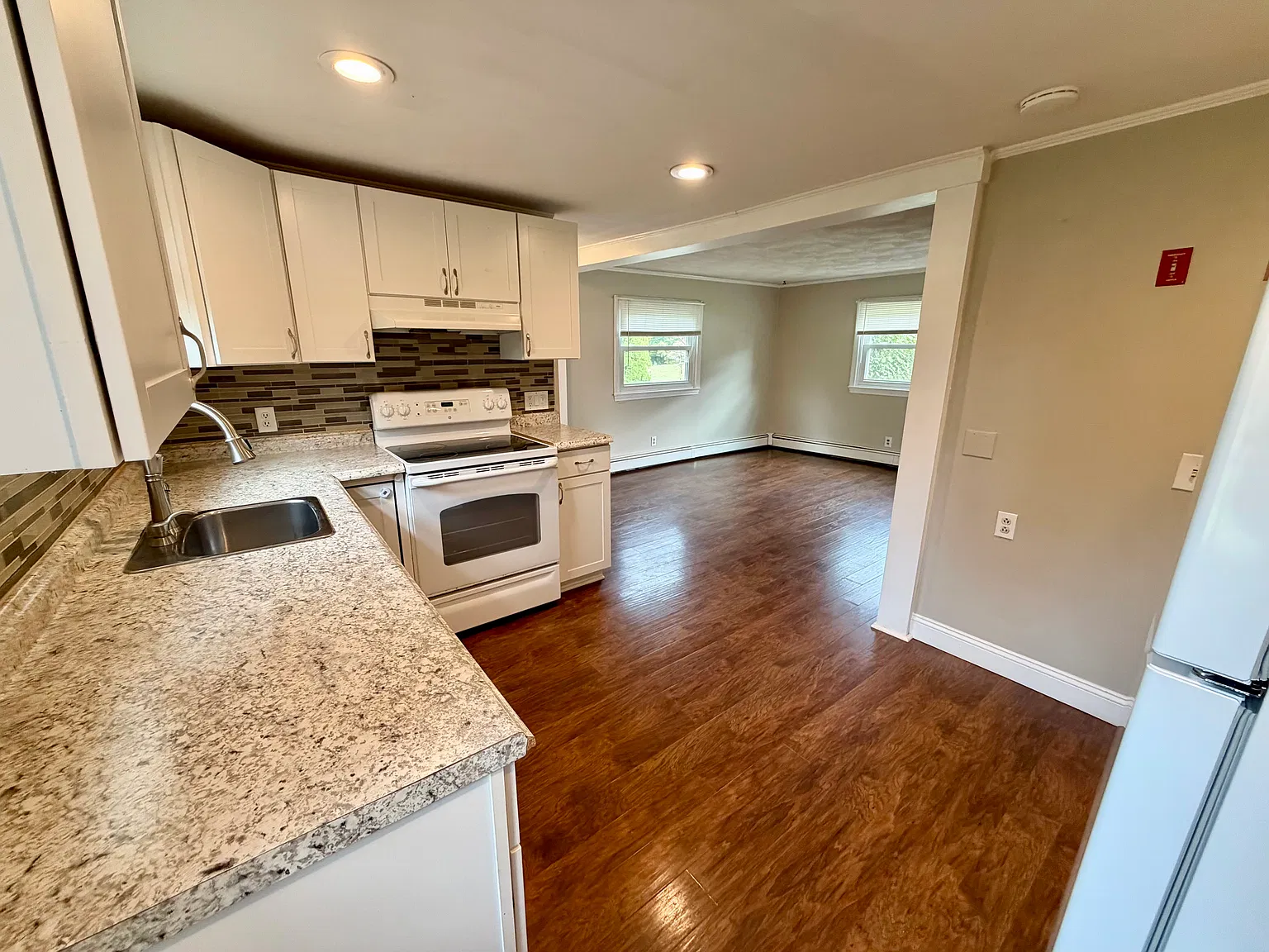 2 bed, 1.5 bath, $2,000 — Photo 3