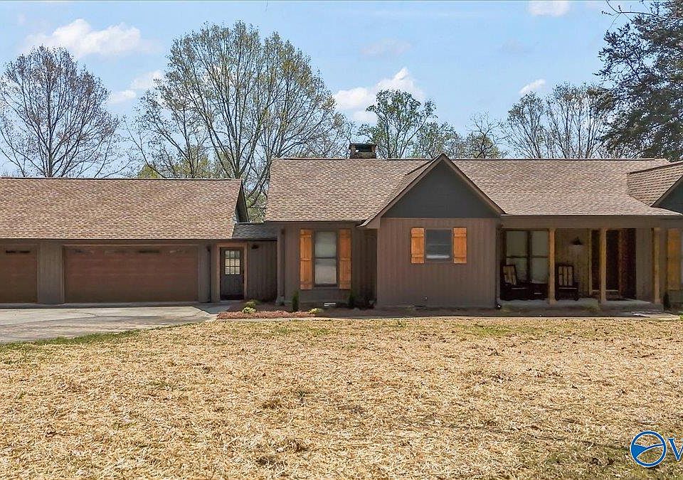 1st image of 211 Bluff Pointe Rd