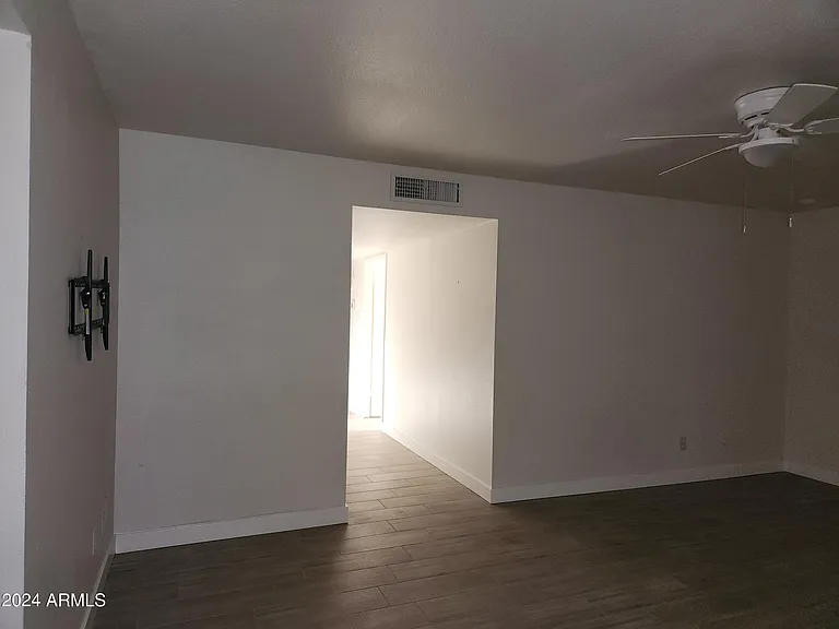 5117 W Acoma Dr — Photo 8