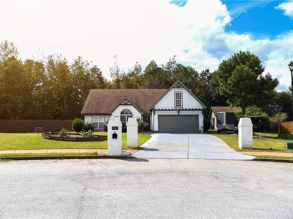 5644 Mohave Ct, Flowery Branch, GA 30542