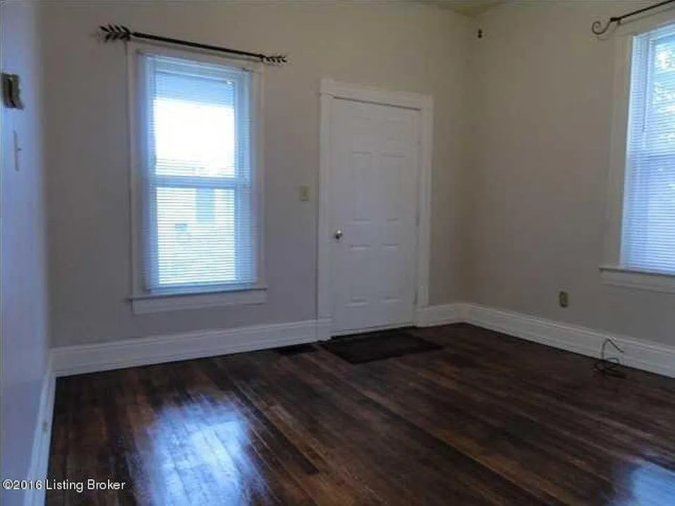 1109 S Hancock St — Photo 2