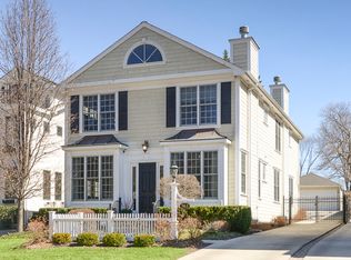 563 Provident Ave, Winnetka, IL 60093