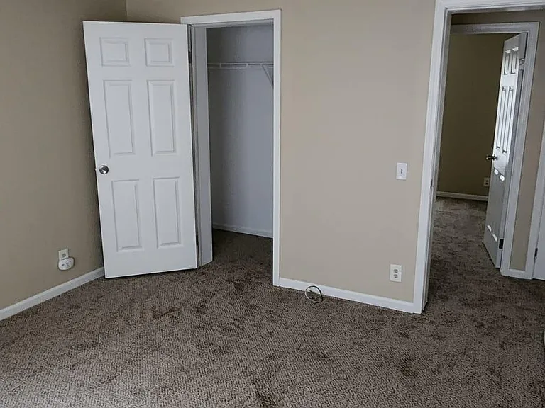 323 E Muir Ave — Photo 15