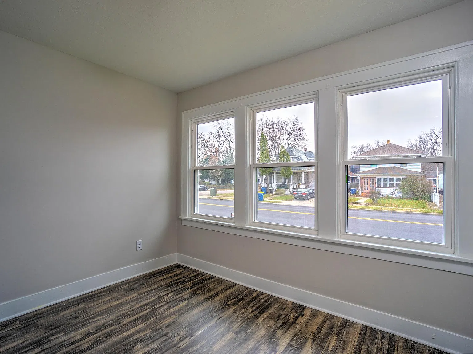 1006 W Mishawaka Ave — Photo 4