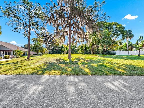 3rd image of E Holly St Lot 23-24