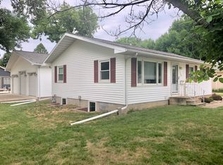 126 22nd St, Spirit Lake, IA 51360