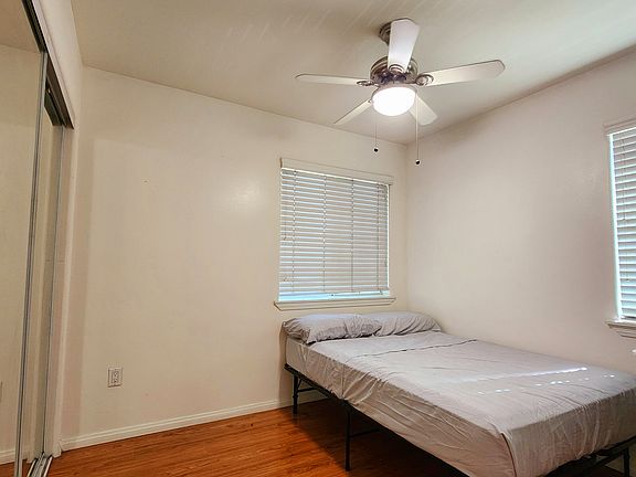 4th image of 4917 Temple City Blvd
