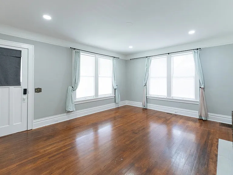 501 Steele St — Photo 29