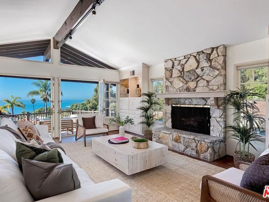 226 Giardino Way, Pacific Palisades, CA 90272