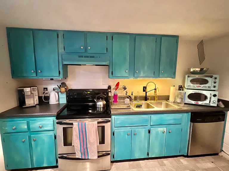 205 Holtzclaw St SE #J — Photo 10