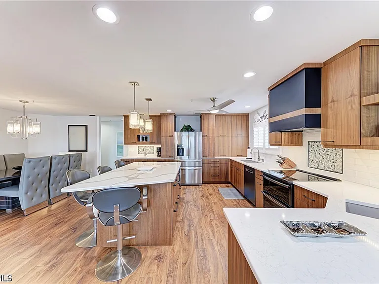 14813 Laguna Dr #401 — Photo 15